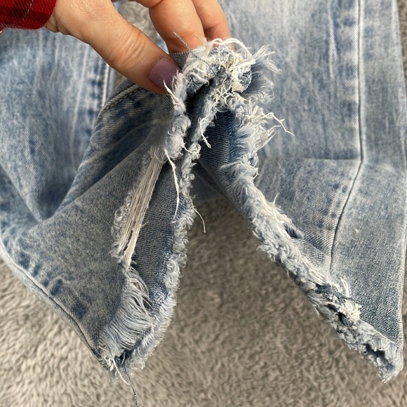 YMI Jeans Women's 5/27 High Rise Ankle Dream Fit Distressed Holes Frayed Cotton - Picture 5 of 15